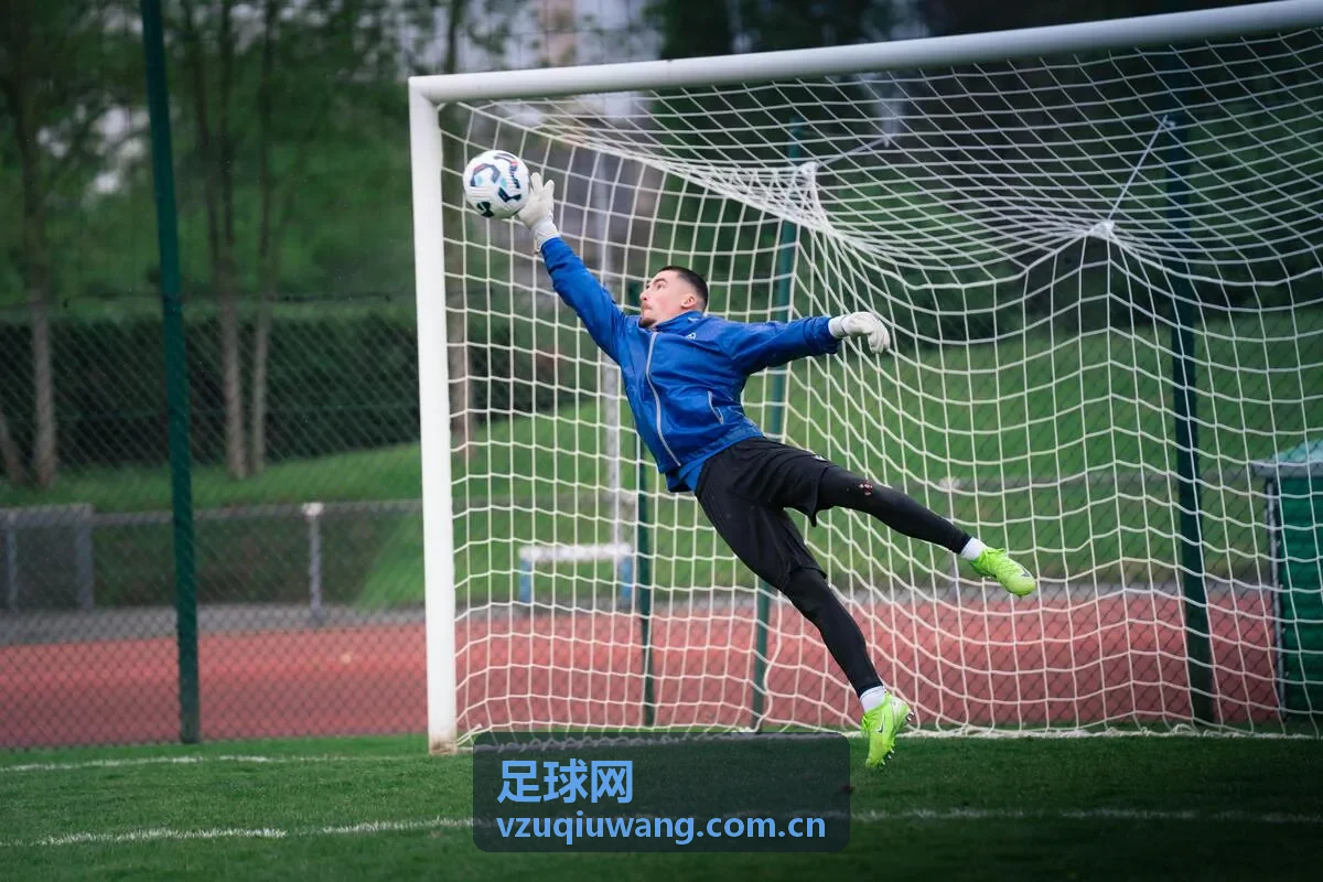 足球网英超焦点赛事：曼城对阵利物浦